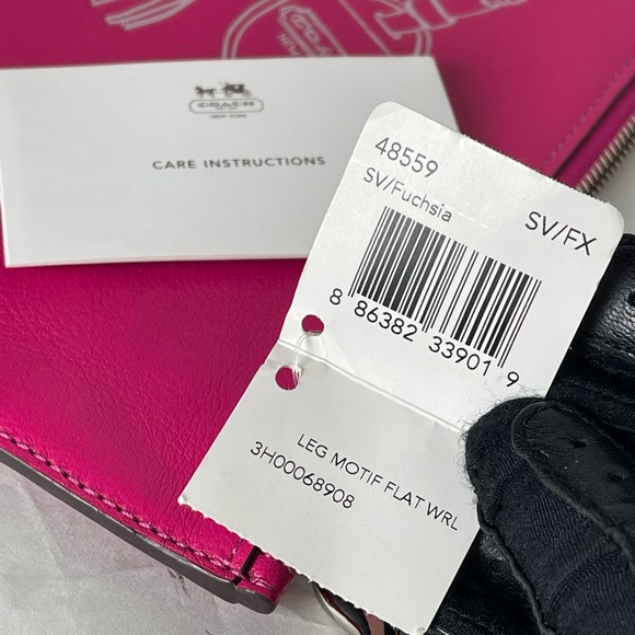 BNWT COACH Legacy Motif Flat Wristlet - Picture 13 of 13